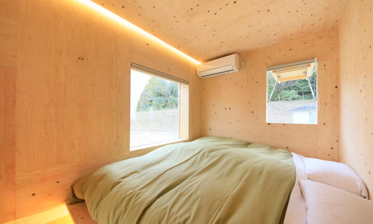 ゆとりろグランピングガーデン熱海伊豆山 朝方のお部屋内写真