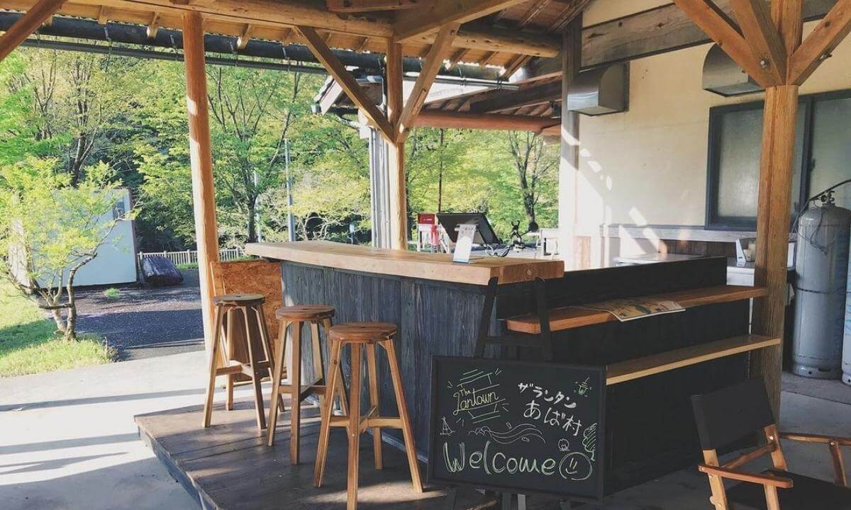 「ザランタン(The Lantown)あば村」の受付&バー
