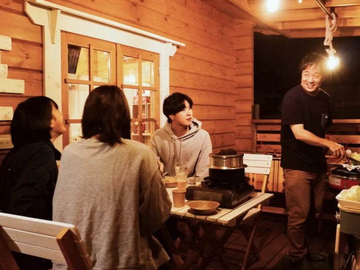 アミューズメント ログハウスグランピング RiversideOasis WAKU↑WAKU・BASE