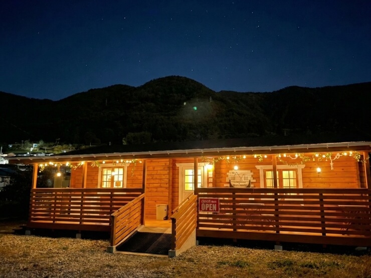 アミューズメント ログハウスグランピング RiversideOasis WAKU↑WAKU･BASE