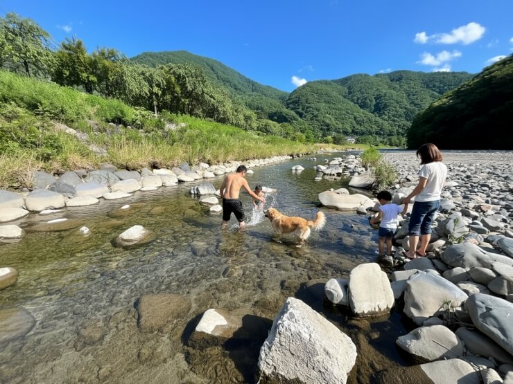 アミューズメント ログハウスグランピング RiversideOasis WAKU↑WAKU･BASE