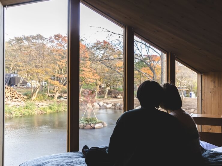 カップルがEarthboat Nasuで滞在する様子