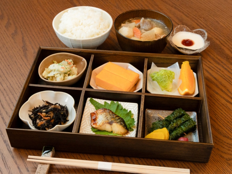 朝食
