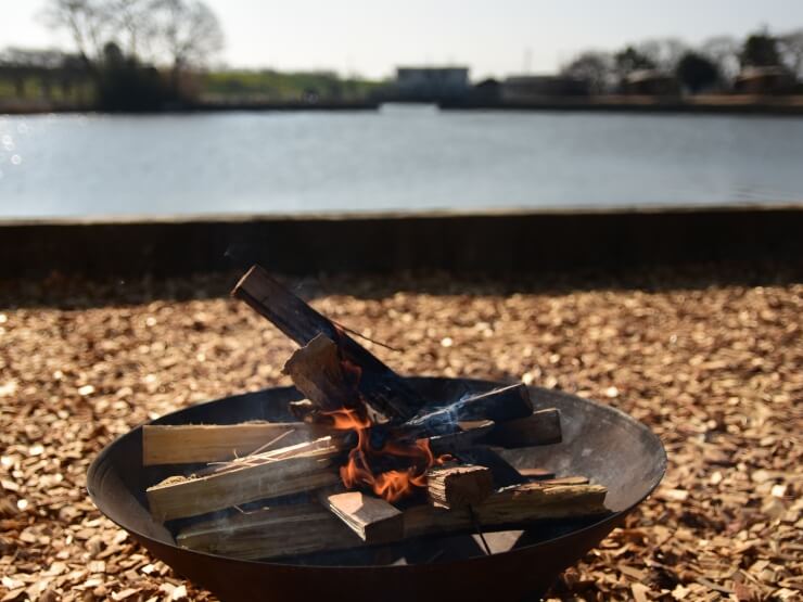朝に行う焚き火