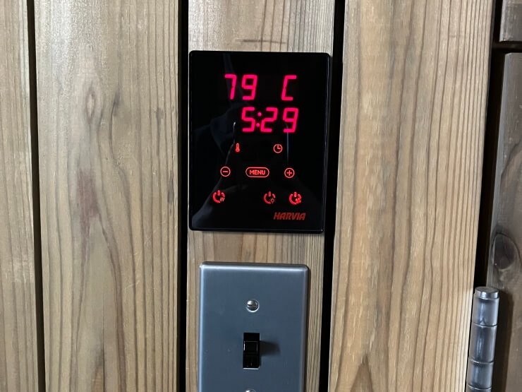 電気サウナをコントロールできるスイッチ