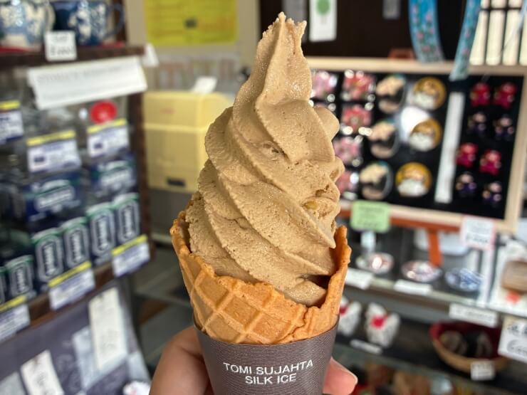 妻籠宿道中にあるソフトクリーム