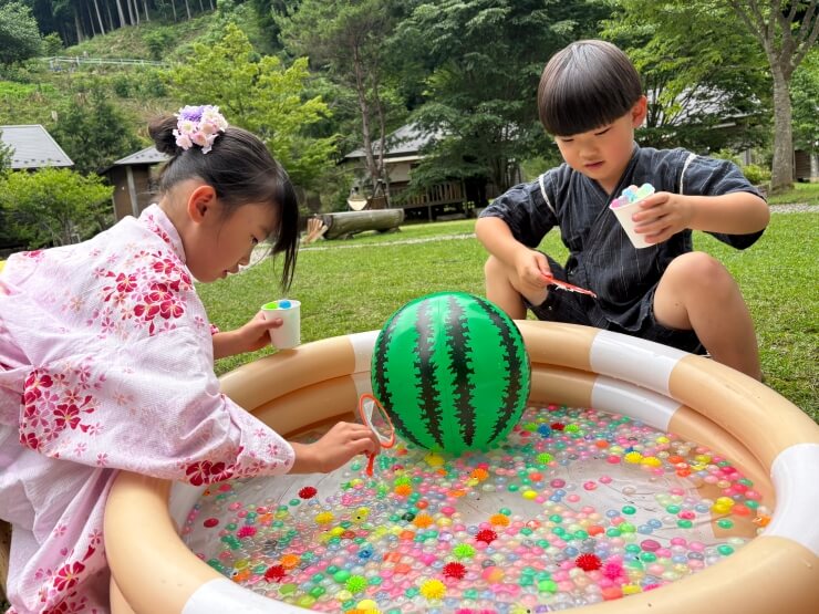 ザランタンあば村の縁日のスーパーボールすくい