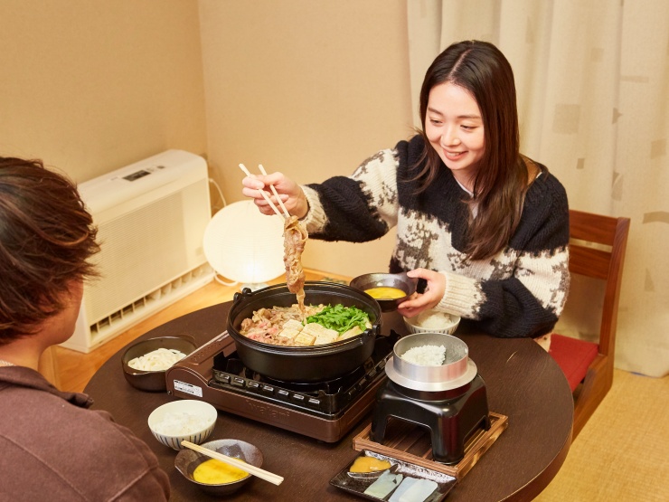ザランタン鹿沼で鍋を楽しむカップル